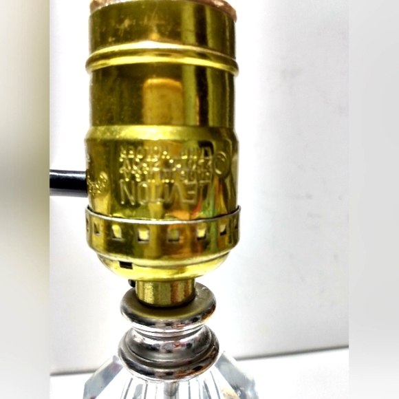 Leviton Vintage Crystal geometric cube prism lamp - Picture 8 of 11